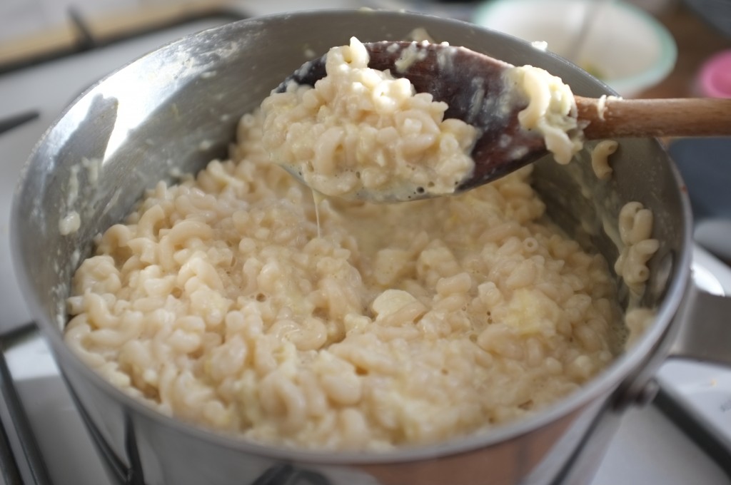 préparation  des coquillettes sans gluten aux fromages 