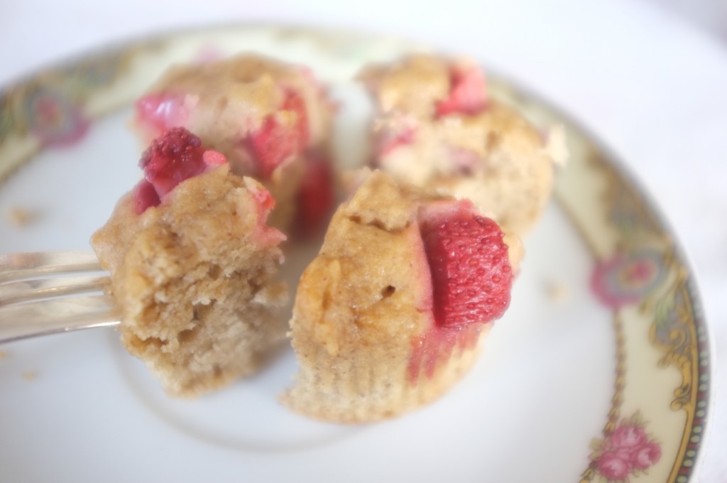 Le muffin à la fraise et à la banane est idéal pour un brunch de d'été