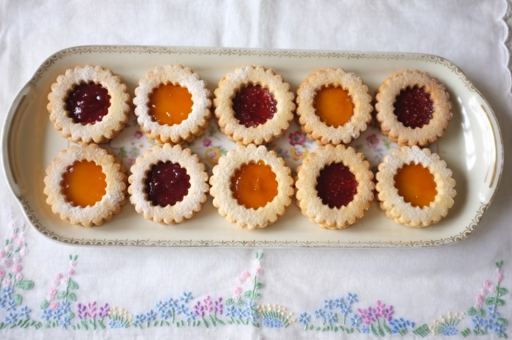 biscuits Linzer, prêt à être dégustés