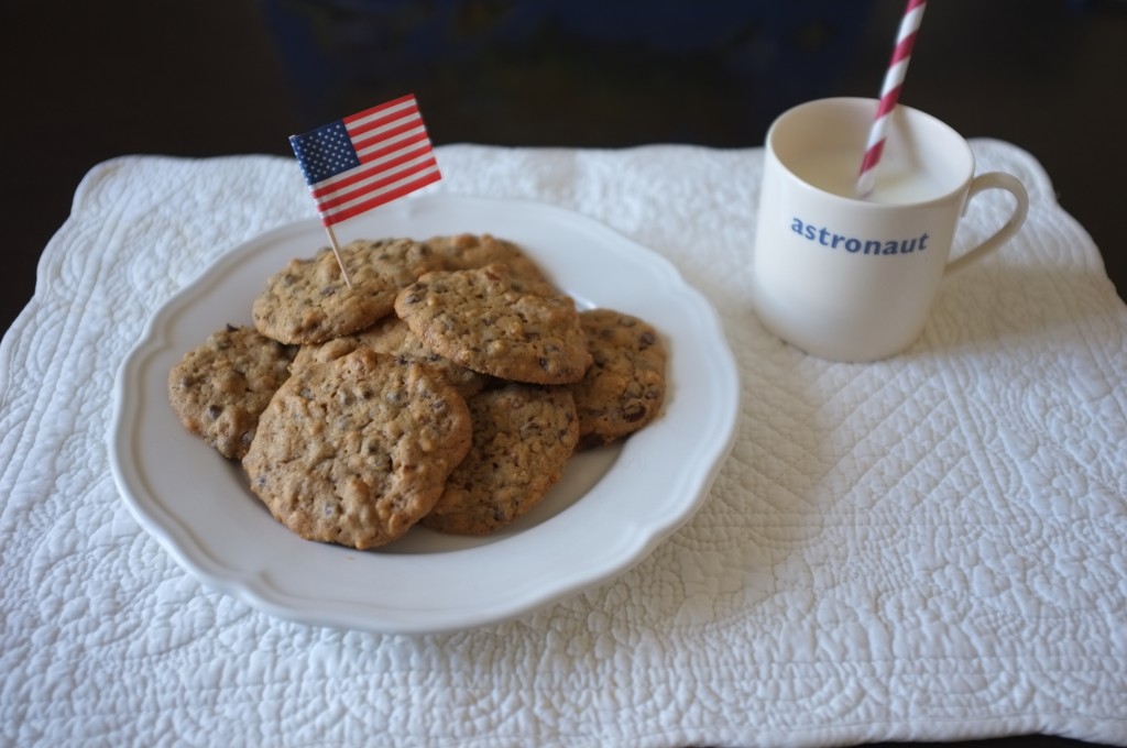 Ces cookies rassemblent les 3 symboles culinaires de la patisserie américaine: pépites de chocolat, beurre de cacahouète et noix de pécan