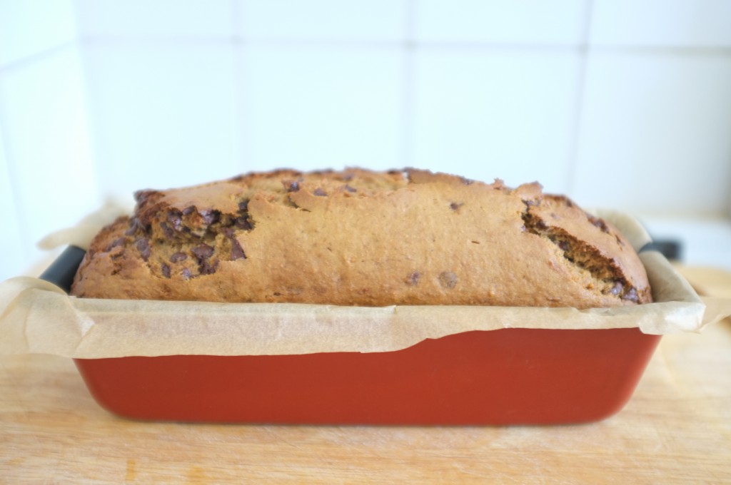 Le Banana Bread repose 5 mn dans son moule, après la cuisson, avant d'entre être  enlevé