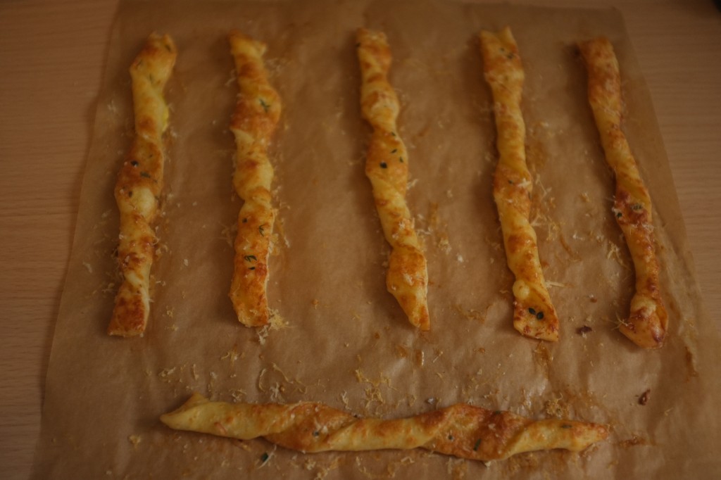 Les flutes feuilletées aux deux fromages à la sortie du four