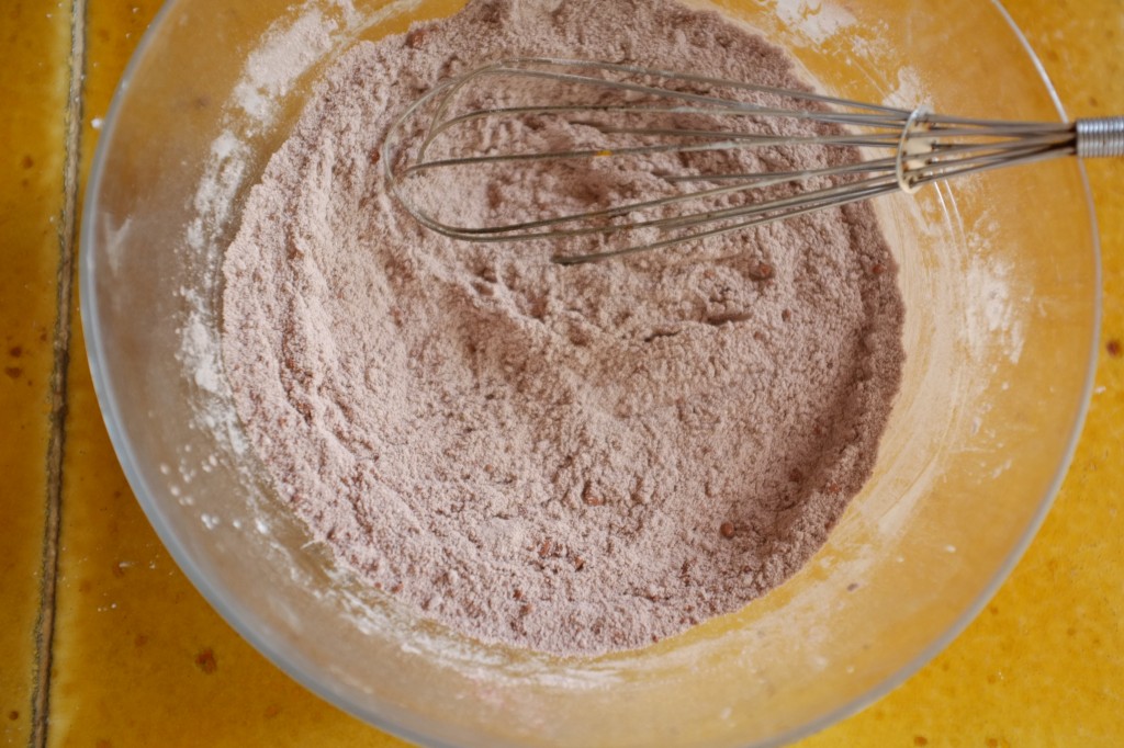 Les ingrédients  "secs" pour les biscuits whoopie au chocolat