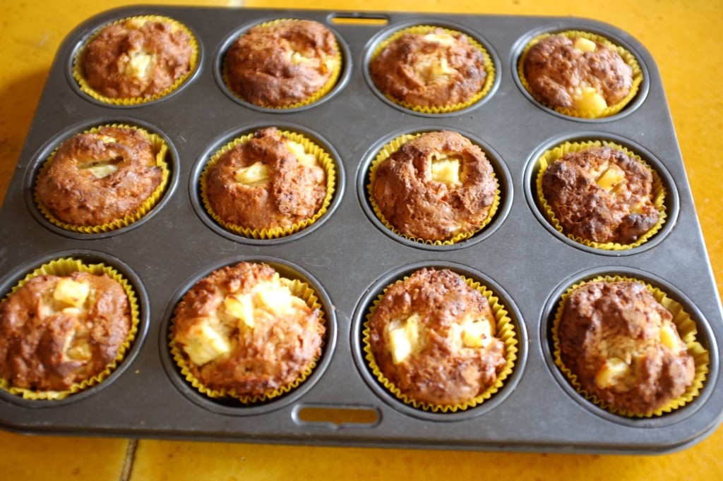 Les muffins ananas et noix de coco à la sortie du four