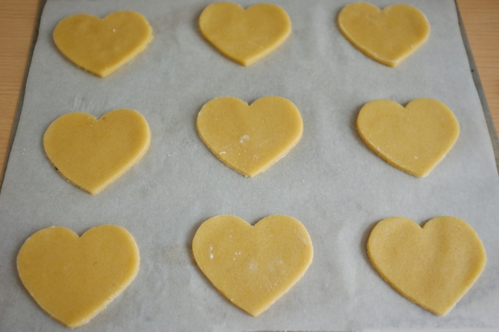 Les biscuits sans gluten en forme de coeur