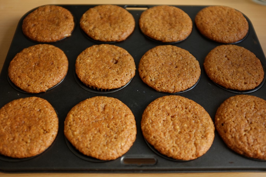 Les muffins à la sortie du four reste seulement 5 mn dans le moule en métal afin d'éviter de devenir détrempés.