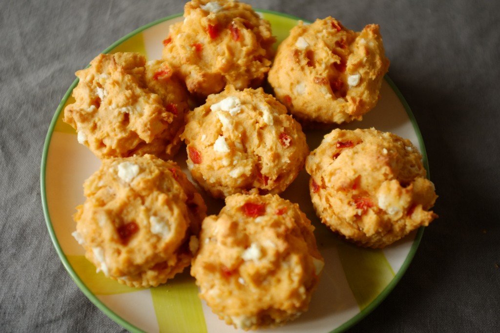 Les muffins sans gluten féta et poivron rouge pour l'apéritif