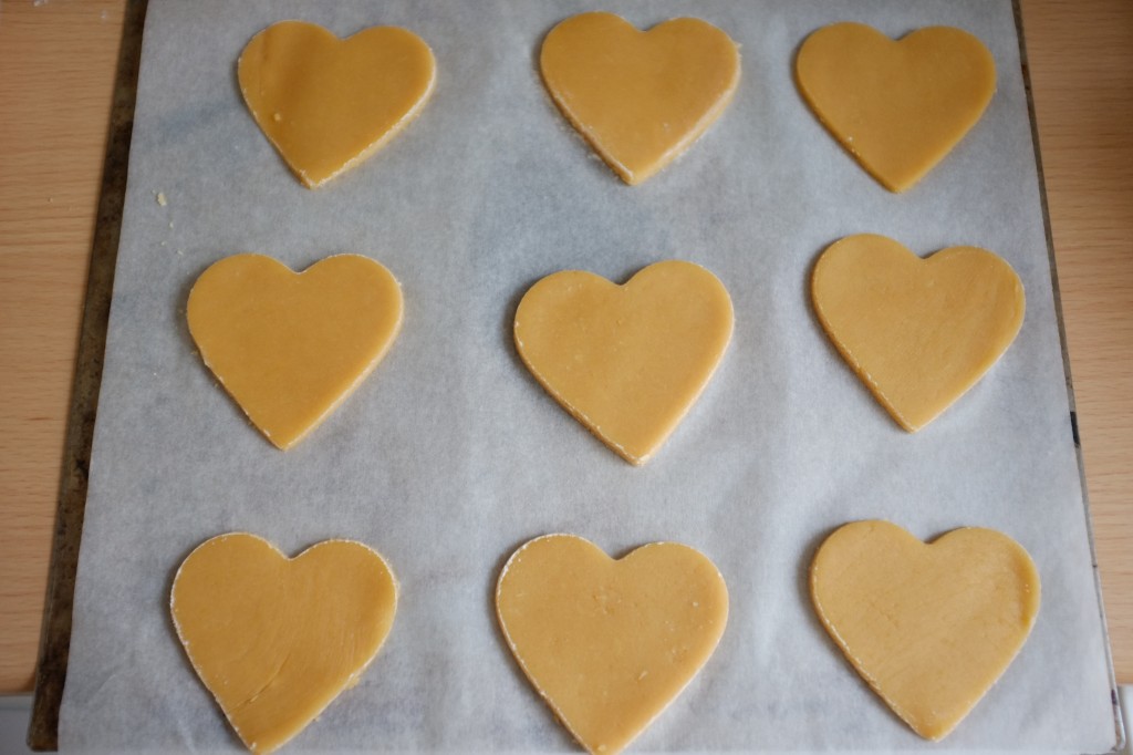 Les biscuits sans gluten à la farine de coco avant d'être enfournés