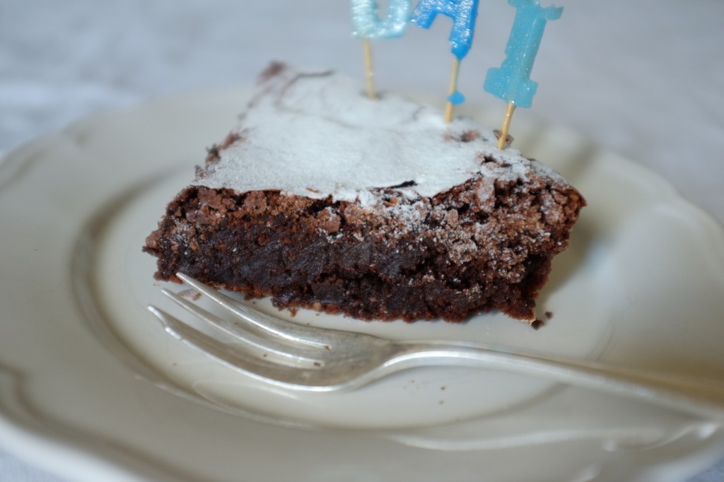 Le brownie chocolat sans gluten de William est croustillant dessus et particulièrement moelleux dedans.