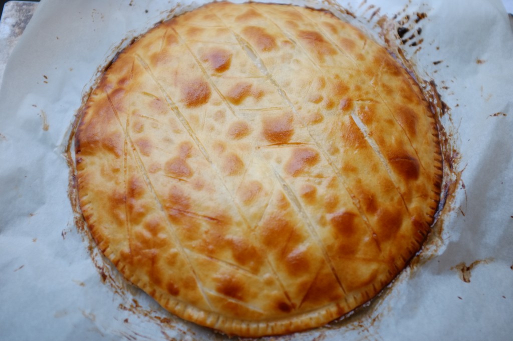 La galette des Rois sans gluten à la sortie du four