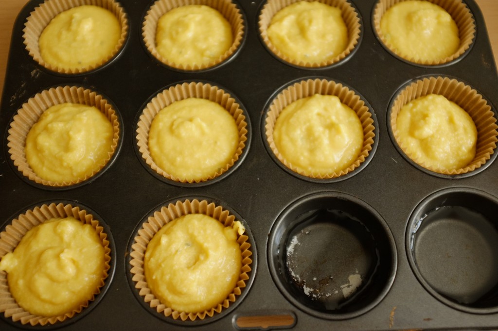 Les muffins sans gluten au maïs et cheddar avant d'être enfournés