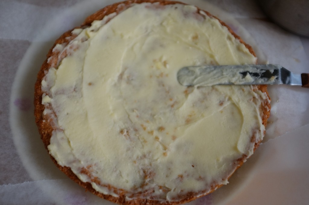 Je tartine le premier gâteau de crème au beurre