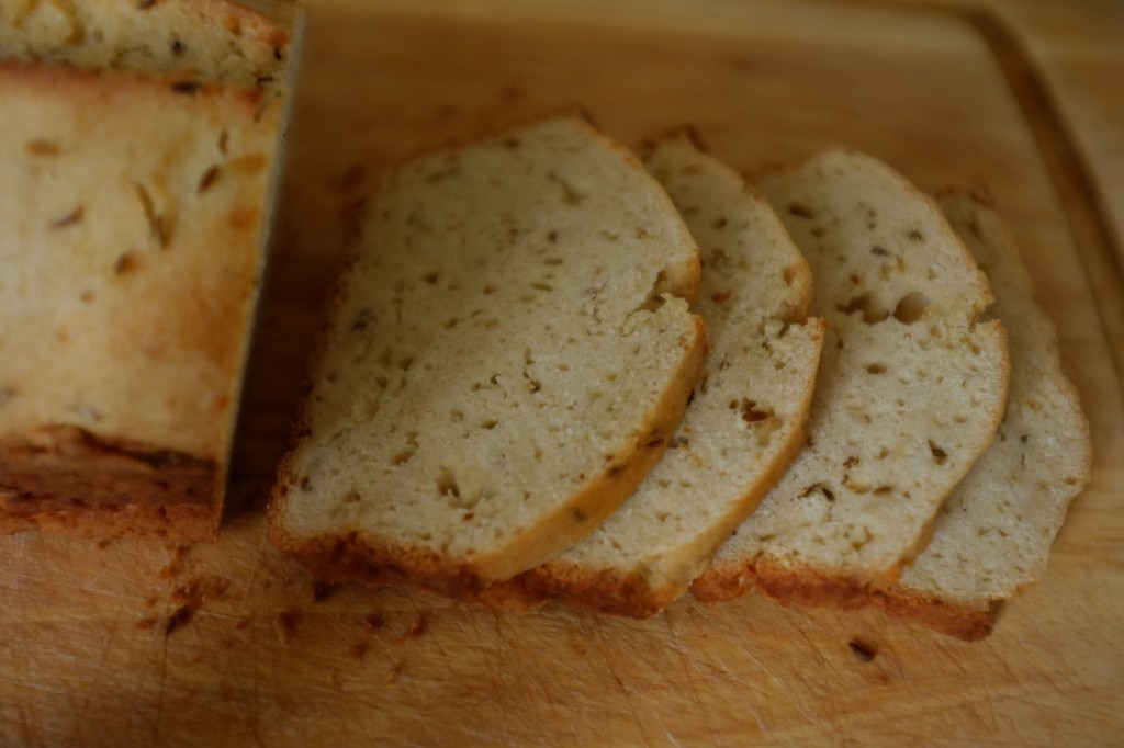 Le pain sans gluten à la bière et au cumin 