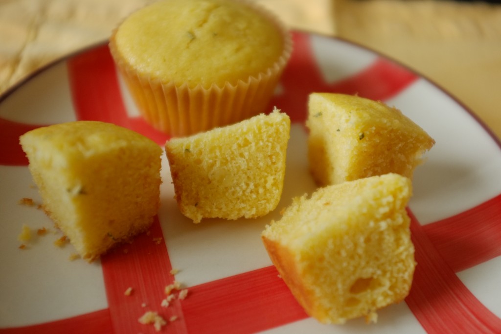 Les muffins sans gluten aux maïs et cheddar