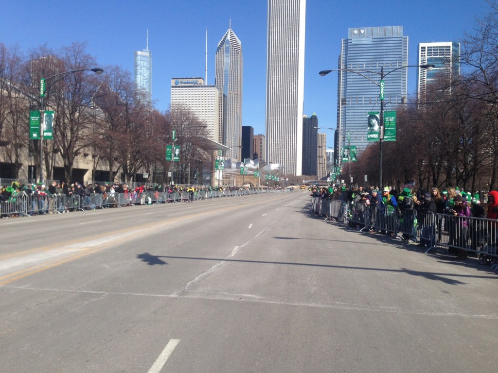 Michigan Avenue, avant la Parade de St Patrick, samedi 15 mars 2014