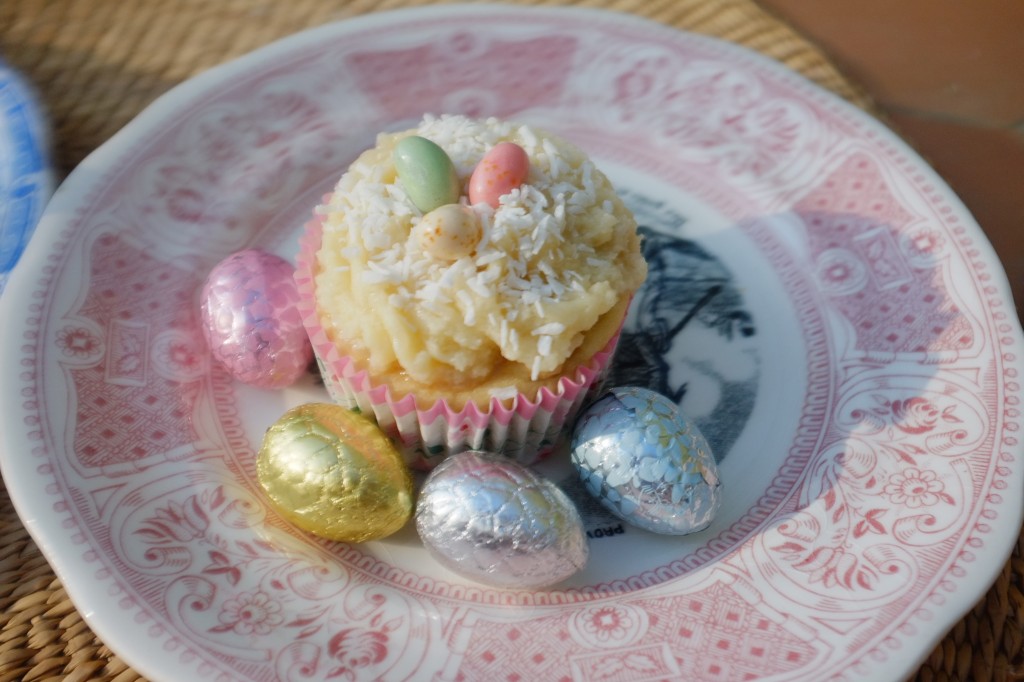 Le cupcake à la noix de coco et Jelly Bean en décoration