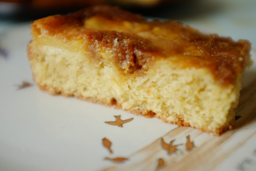 le gâetau renversé sans gluten à l'ananas, fruité et caramélisé