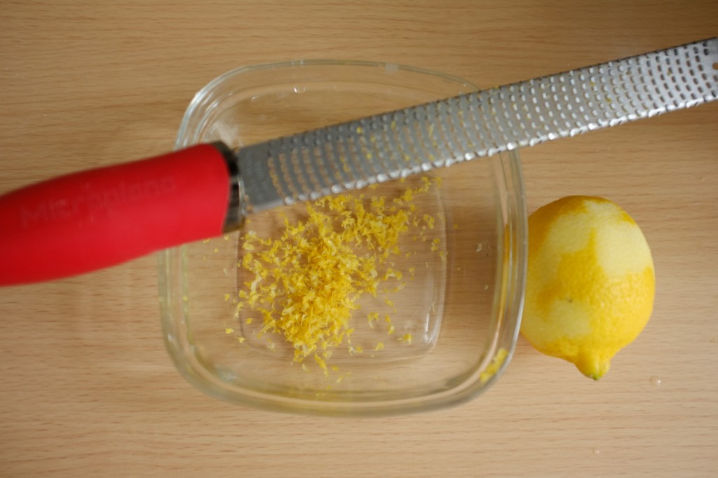 Le zeste de citron pour apporter une saveur acidulée