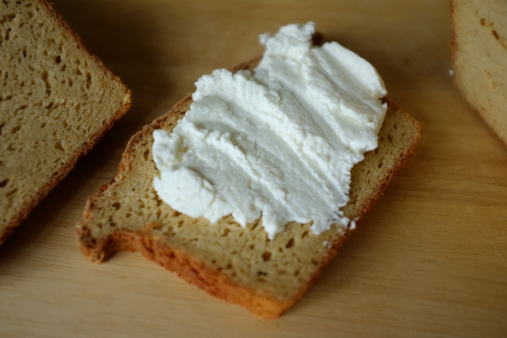 Mon pain sans gluten du quotidien est si tendre que pour le fromage, pas besoin de le toaster...