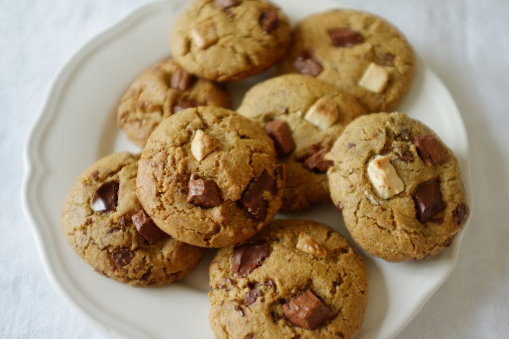 Les cookies sans gluten aux 3 chocolats prêt à être dévorés