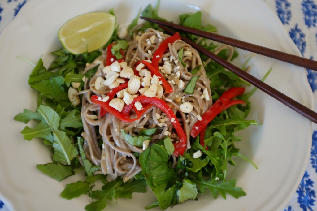 La salade de soba épicée de Novak Djokovic est délicieuse et naturellement sans gluten.