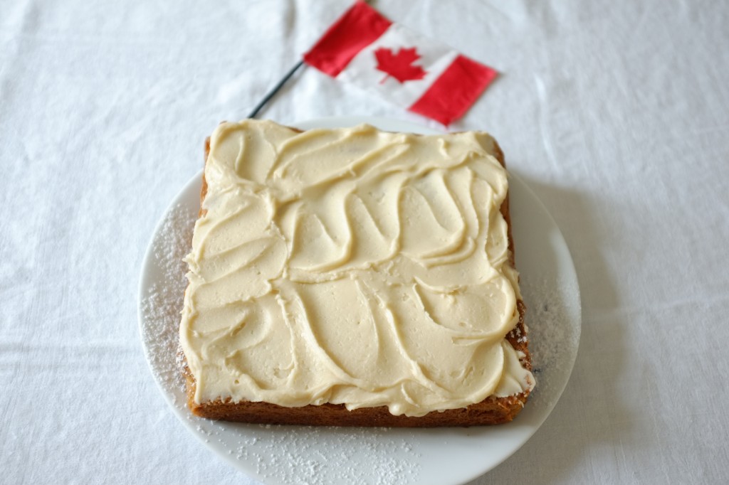 Le gâteau sans gluten au sirop d'érable pour la fête national du Canada