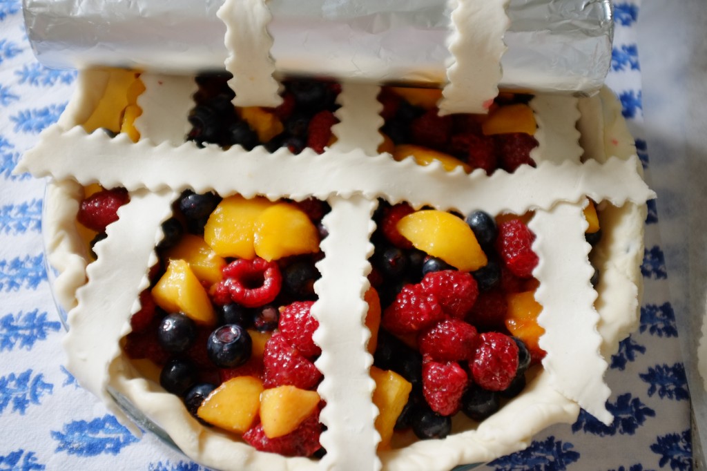 Je dépose à l'horizontal une lamelle de pâte sans gluten