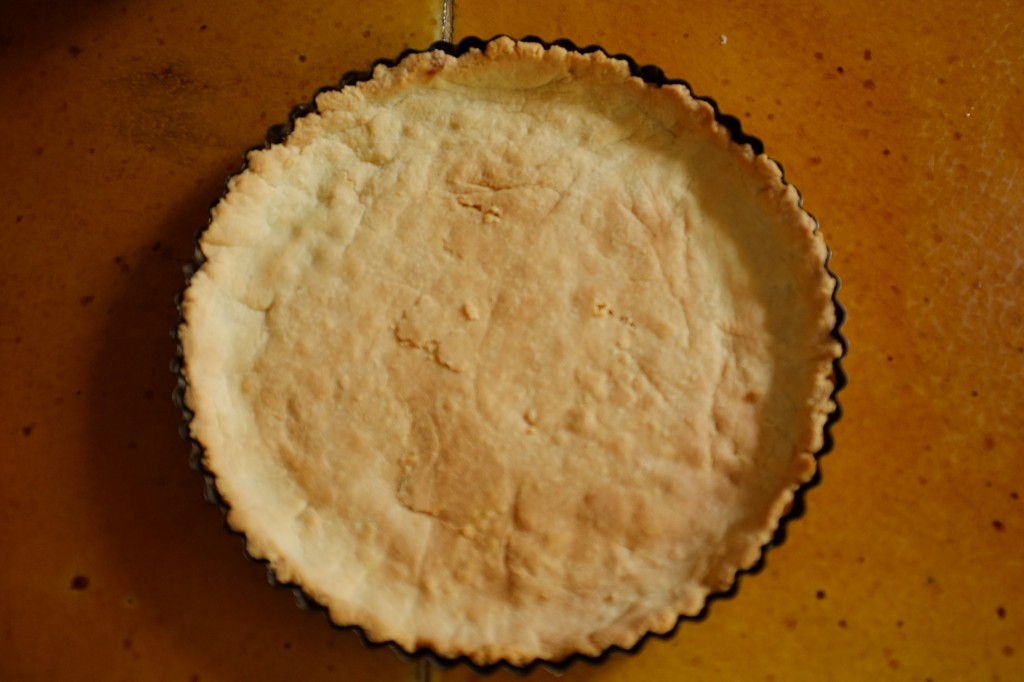 le fond de tarte sans gluten à la sortie du four