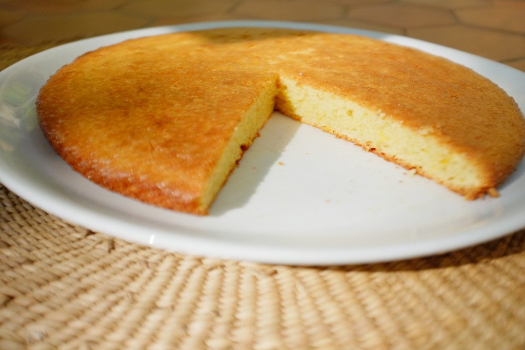 Le gâteau sans gluten à l'orange, moelleux et parfumé pour le goûter.