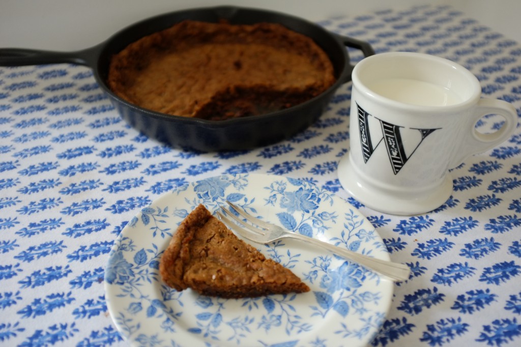 une tranche de cookie au chocolat sans gluten pour cle goûter de cette première semaine d'école