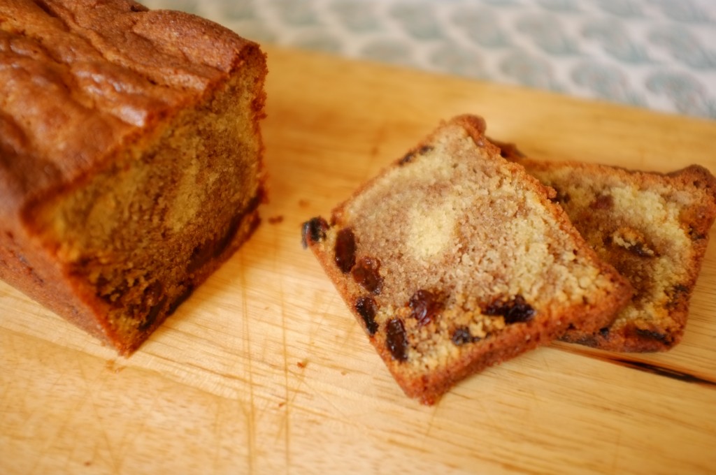 Le cake sans gluten raisin et cannelle