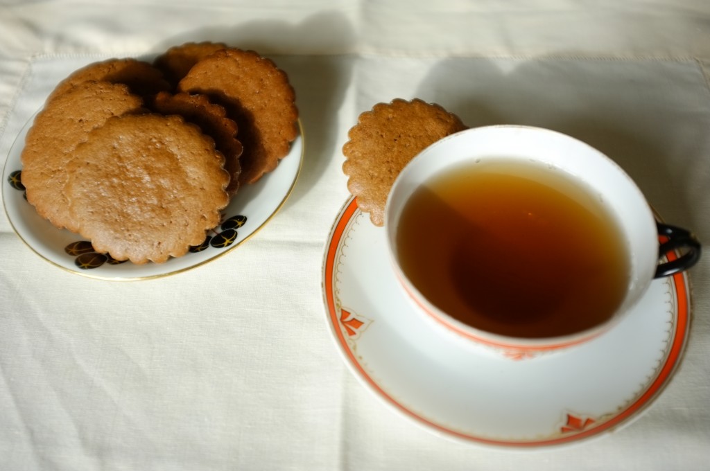 Les biscuits sans gluten orange-cannelle pour accompagner le thé