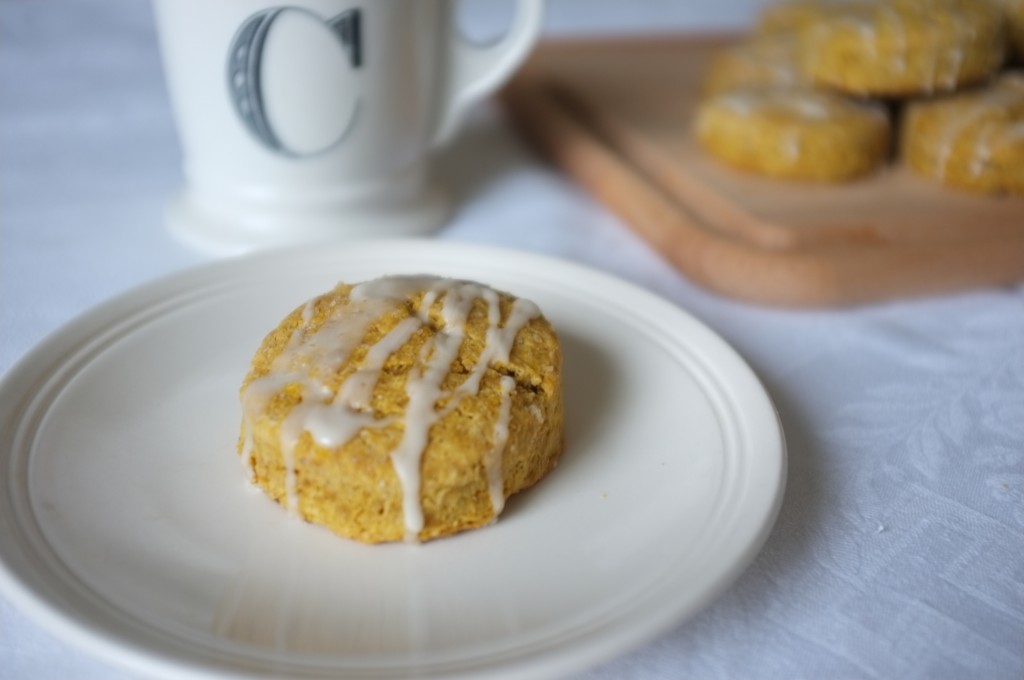 les scones sans gluten au potiron et sirop d'érable sentent bon les épices de Noël