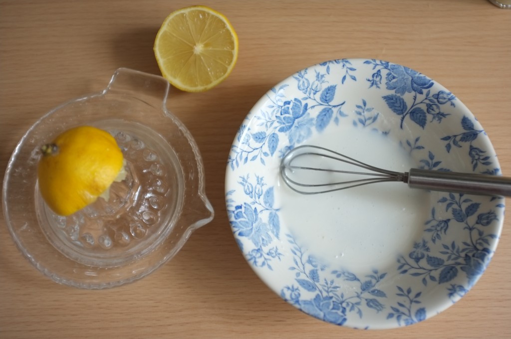 Le glaçage au citron pour s'accorder au parfum des épices de Noël