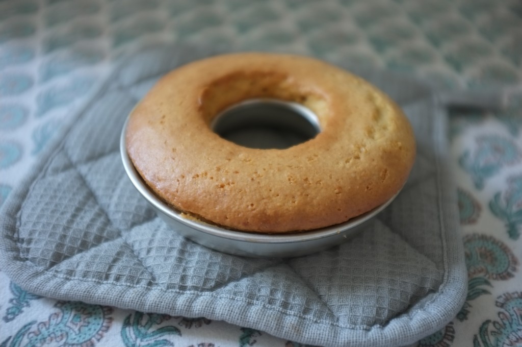 un minibaba que je vais offrir à ma grand-mère. Le diamètre du moule est de 12cm.