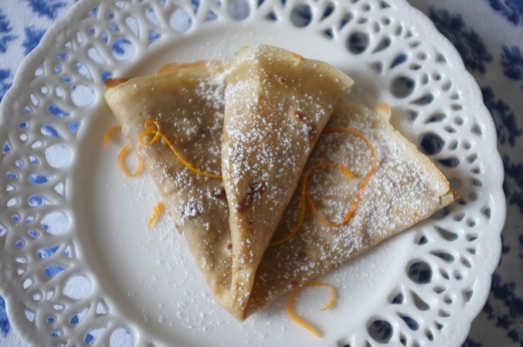 La crêpe légère sans gluten, simplement saupoudrée de sucre glace et de zeste d'orange