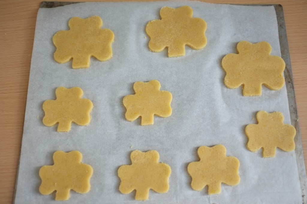 Les cookies sans gluten Saint Patrick avant d'être enfournés