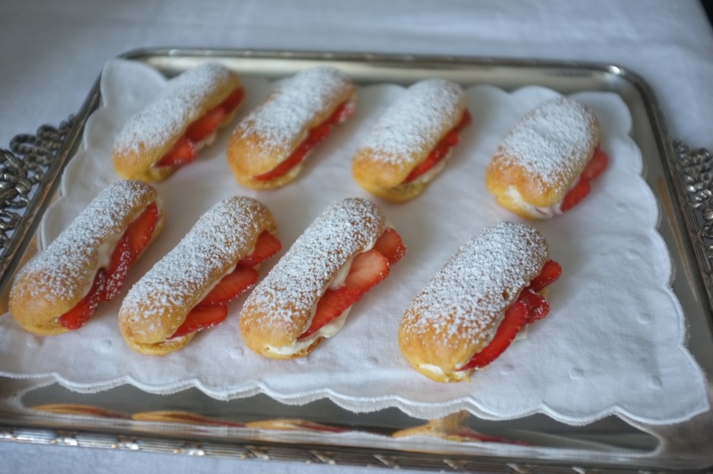 Les mini éclairs sans gluten à la fraise pour la fête des mères