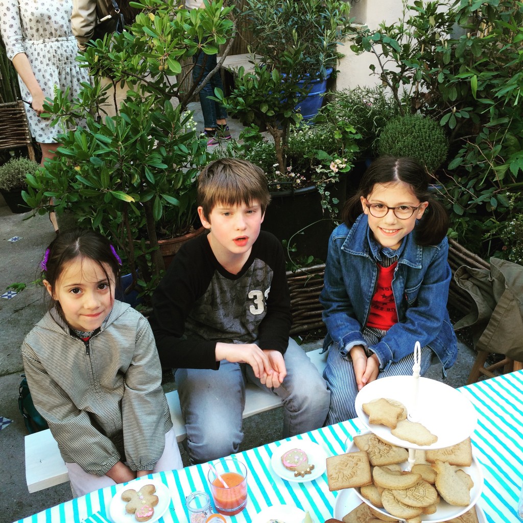 Ceux qui suivent le blog depuis un moment reconaitrons mes assistants préférées: Eugénie, William et Angèle ( 