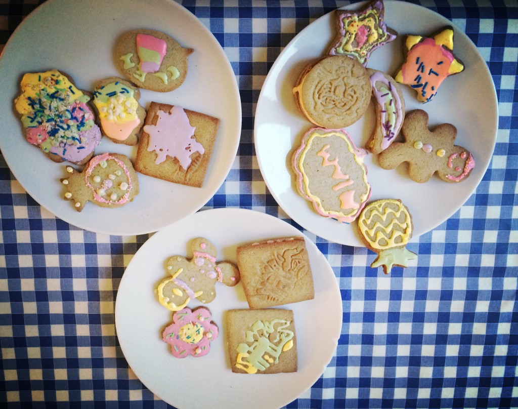 Les biscuits sans gluten décorés par les enfants! Ils étaient si contents qu'il fallait immortaliser ces merveilles...