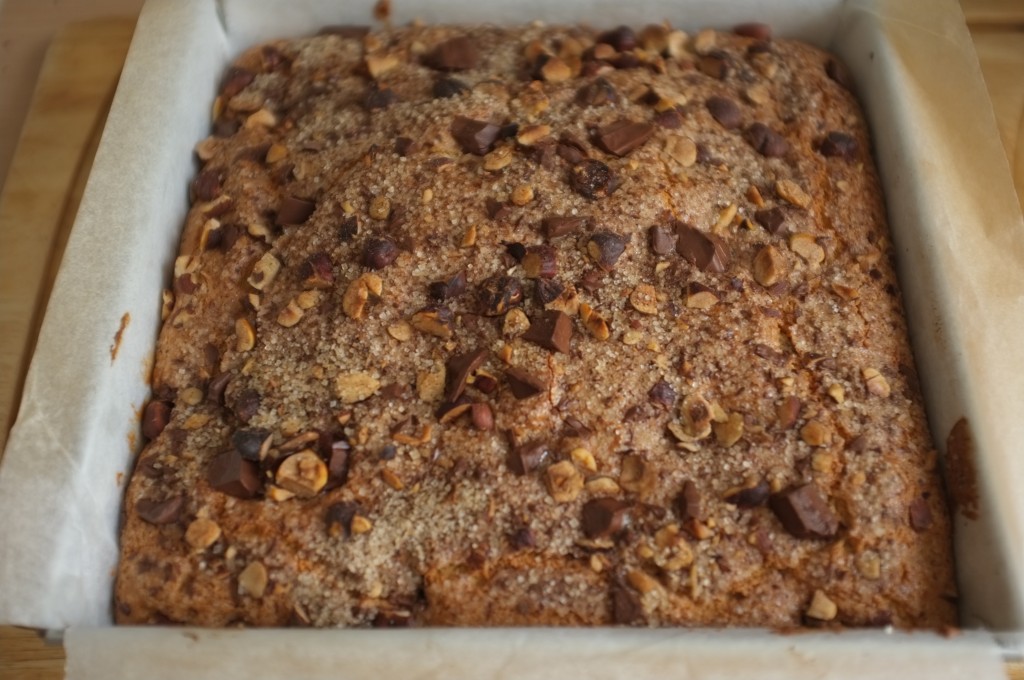 le gâteau sans gluten chocolat, noisette et cannelle à la sortie du four