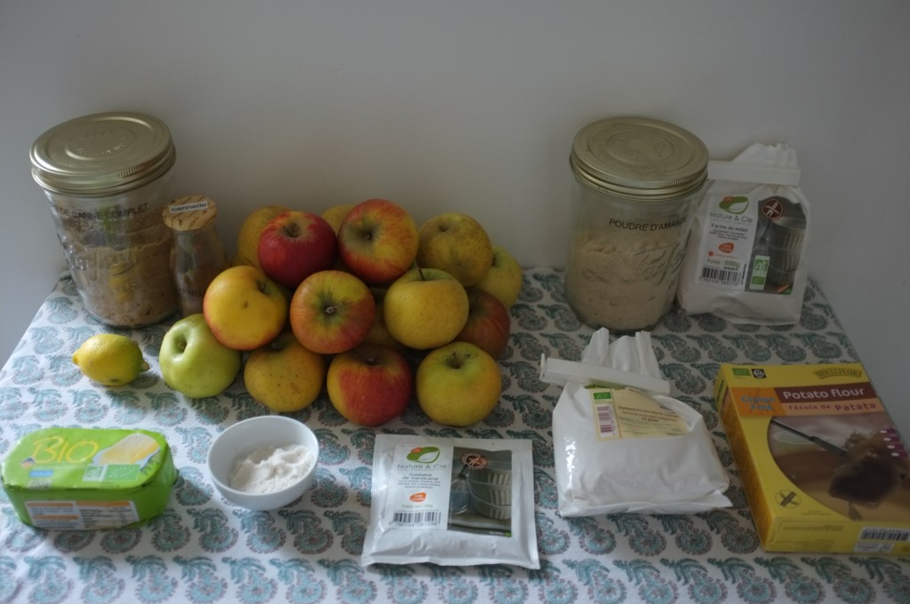 les ingrédients sans gluten pour le gâteau aux pommes