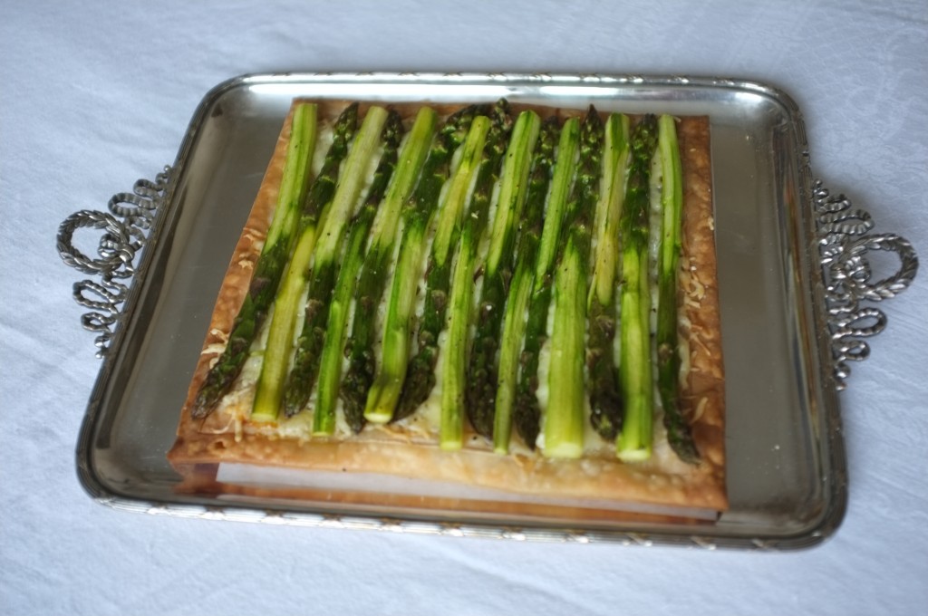 Ma tarte feuilletée au asperge ( cuisinée pendant la saison des asperges, pour la fête des mères 2015) 