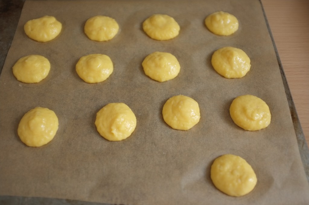 les petits choux sans gluten avant d'être enfournés