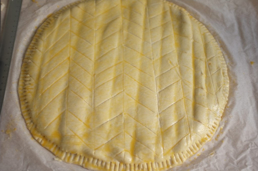 La galette des Rois 2015 avant d'être enfournée