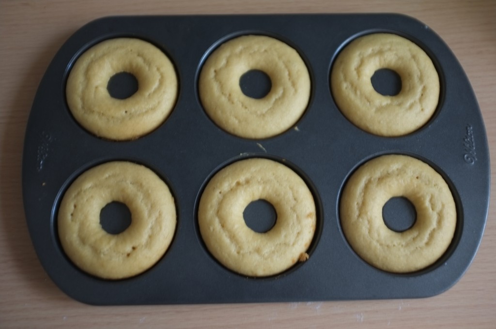 Les donuts des Rois sans gluten à la sortie du four.