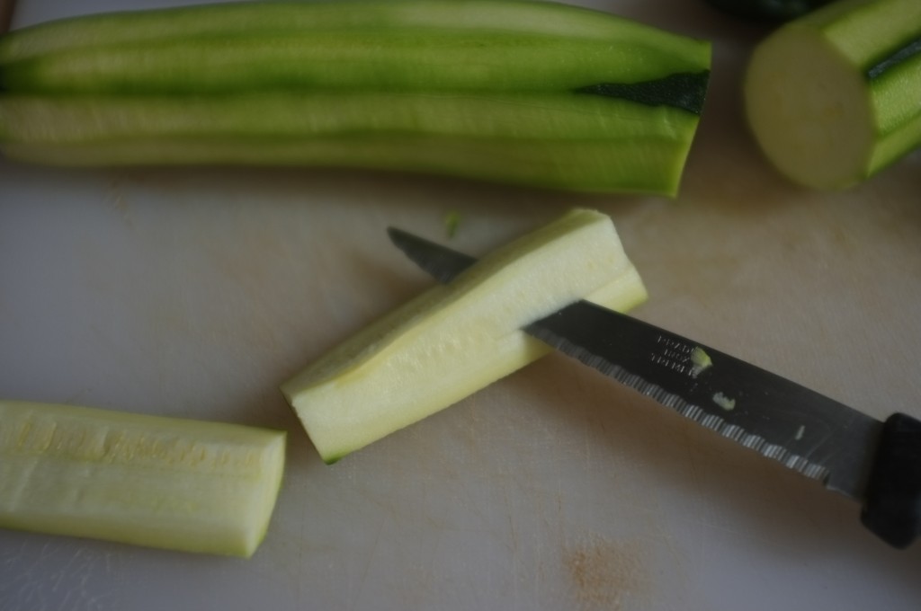 voilà comment j'épépine grossièrement les courgettes