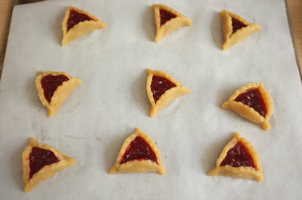 Les biscuits Hamantaschen avant d'être enfournés.