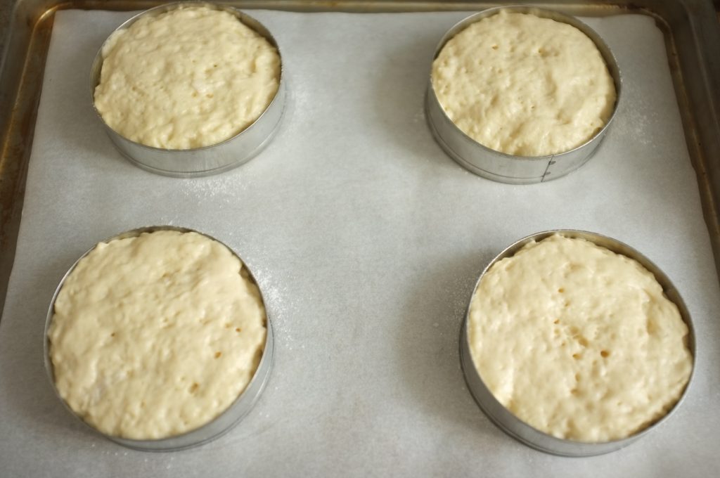 Les muffins anglias sans gluten avant d'e^tre enfournés