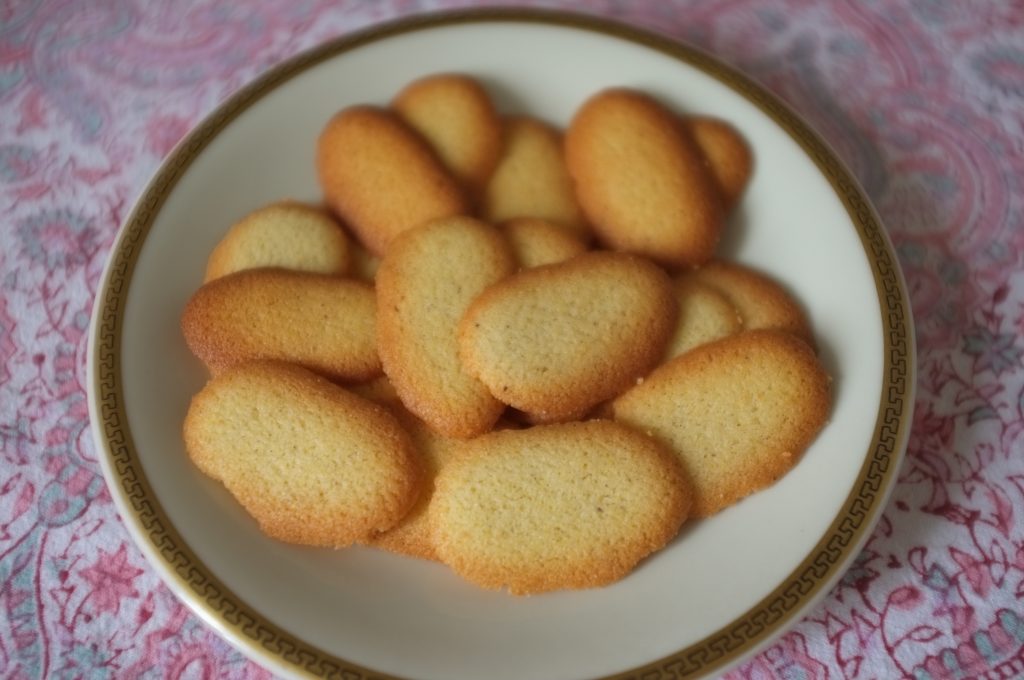 Les langues de chat de Carré Ronds, sont si délicates, elles vont accompagner nos glaces et sorbets tout l'été...